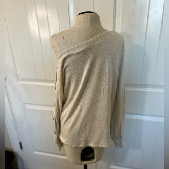 Promesa Off the Shoulder Cream Sweater. Luxe Neutral. - Picture 3 of 10